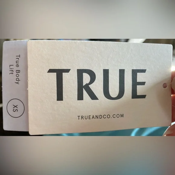 True & Co Women's True Body Lift Scoop Adjustable Strap Bra - Picture 5 of 9